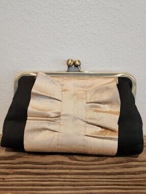 Davie & Chiyo Black Clutch Champagne Ruffle Gold Closure Evening Bag
